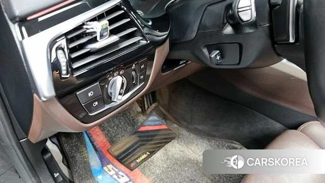 BMW 5 Series (G30) id 3845120 из Кореи 7