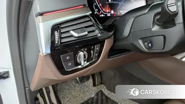 BMW 5 Series (G30) id 3253707 из Кореи 7