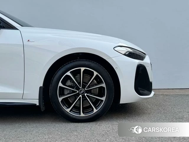 Audi A5L id 4290955 из Китая 7