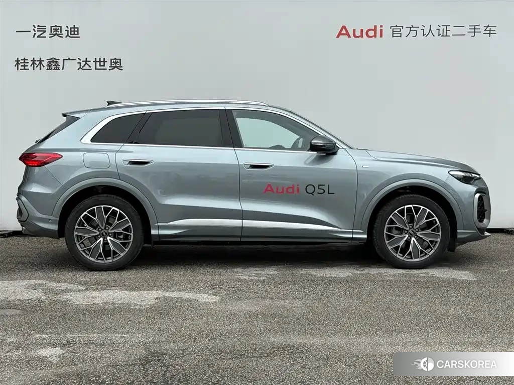 Audi Q5L id 4600398 из Китая 7