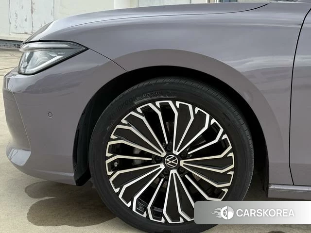 Volkswagen Passat id 4275709 из Китая 7