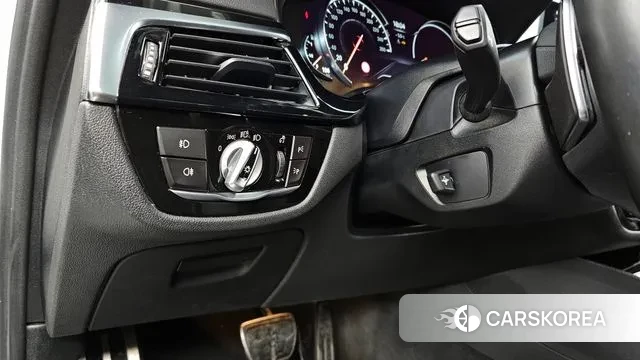 BMW 5 Series (G30) id 3520316 из Кореи 7