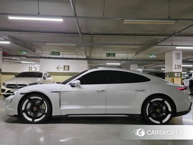 Porsche Taycan id 4186752 из Кореи 7