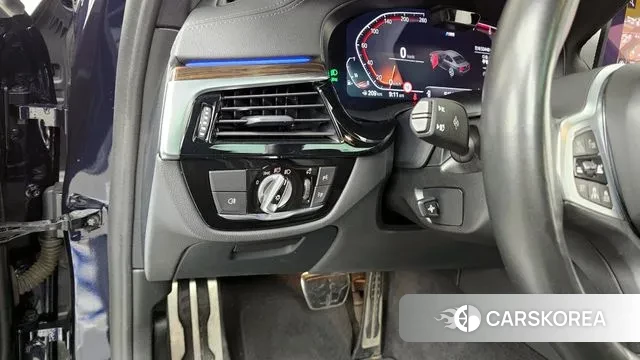 BMW 5 Series (G30) id 3630035 из Кореи 7