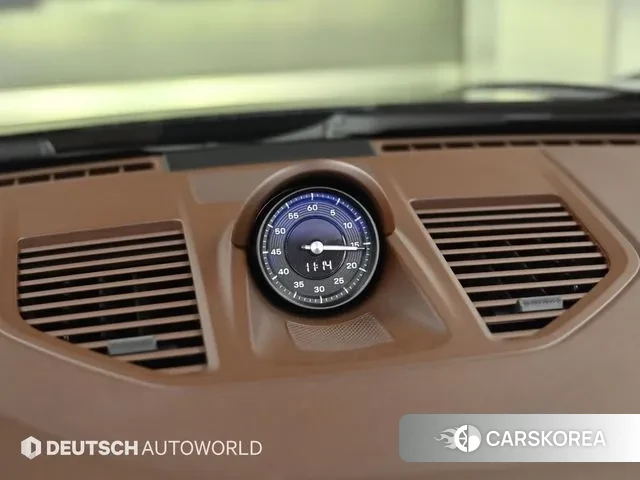 Porsche 911(992) id 3175718 из Кореи 7