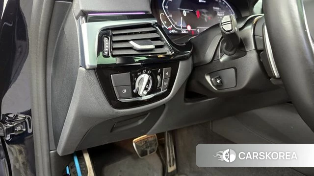 BMW 5 Series (G30) id 3812268 из Кореи 7