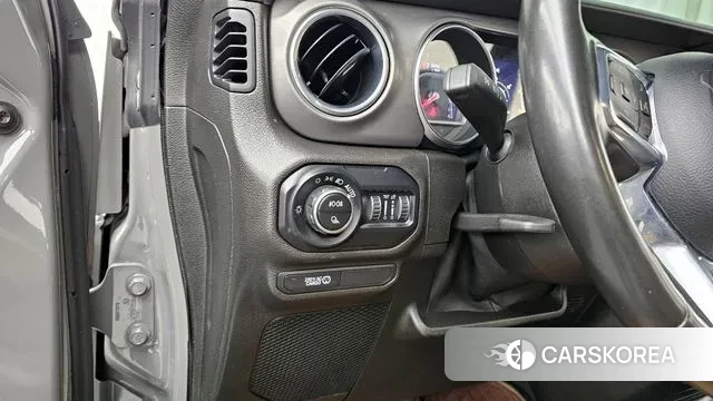 Jeep Gladiator (JT) id 3572665 из Кореи 7