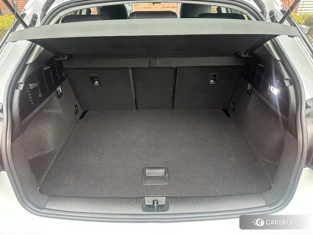 Audi Q2L id 4599723 из Китая 7