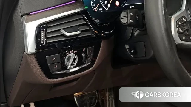 BMW 5 Series (G30) id 3033899 из Кореи 7