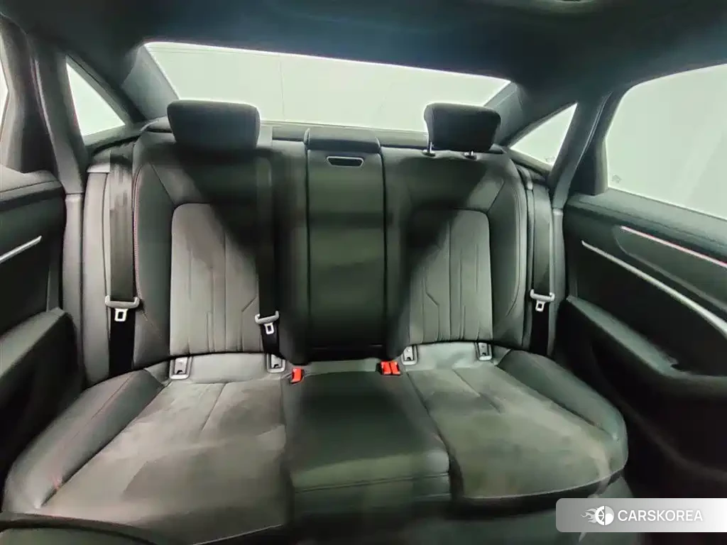Audi A6L id 4601036 из Китая 7