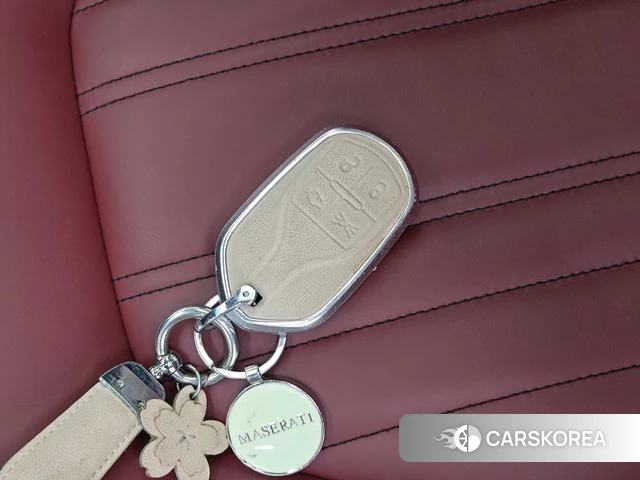 Maserati Ghibli id 4209855 из Китая 7