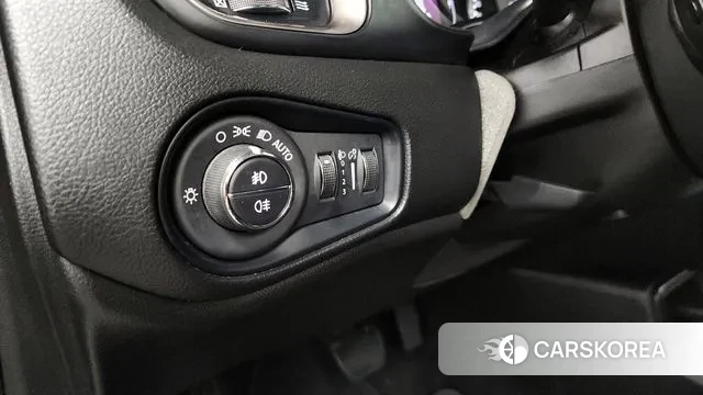 Jeep Renegade id 2979379 из Кореи 7