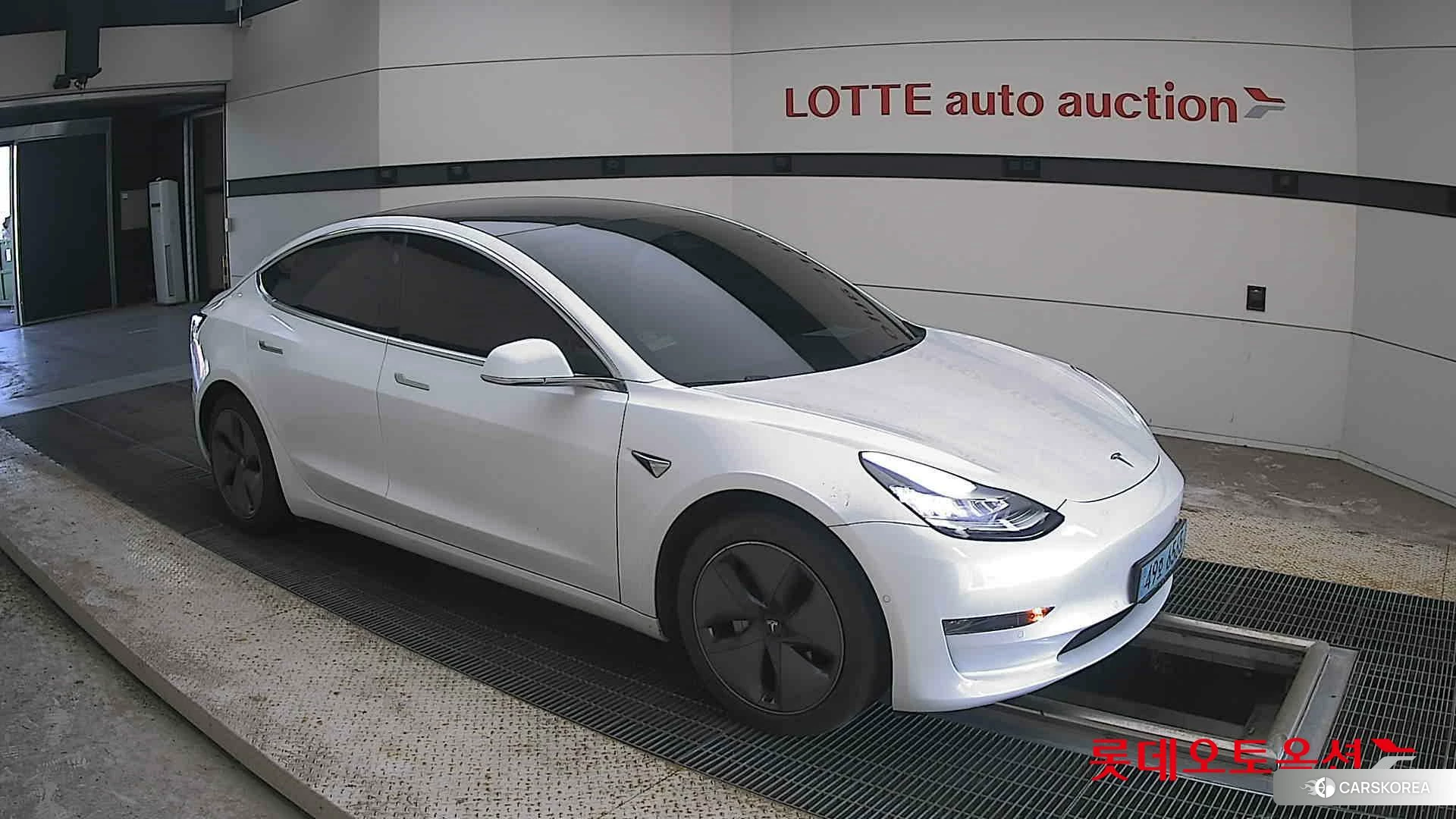 Tesla Model 3 Standard Range Plus RWD id 4679263 из Кореи 7