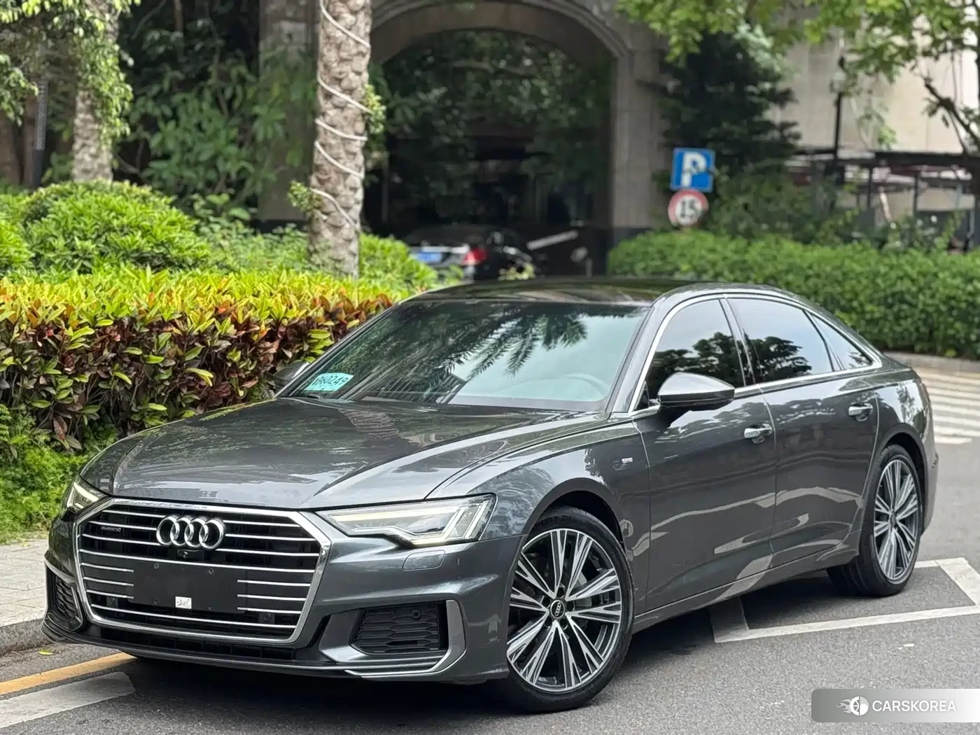 Audi A6L id 4547592 из Китая 7