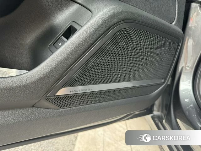 Audi A6L id 4335299 из Китая 7