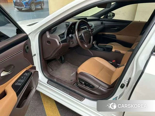 Lexus ES id 4353824 из Китая 7