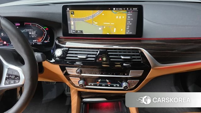 BMW 5 Series (G30) id 3923904 из Кореи 7