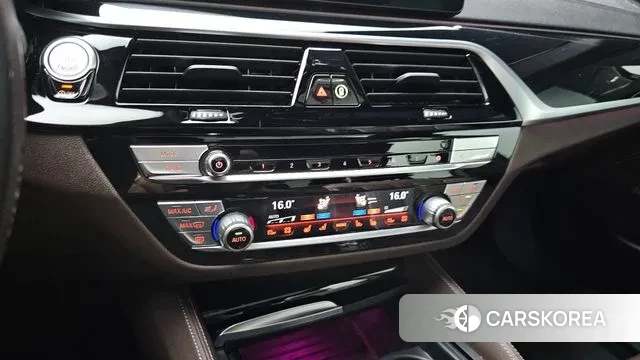 BMW 5 Series (G30) id 3043544 из Кореи 7