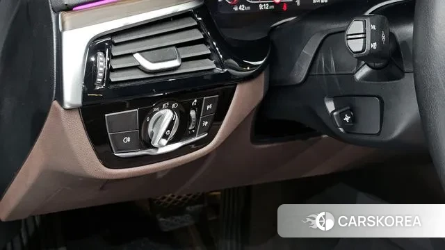 BMW 5 Series (G30) id 3038383 из Кореи 7