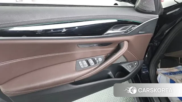 BMW 5 Series (G30) id 3037491 из Кореи 7