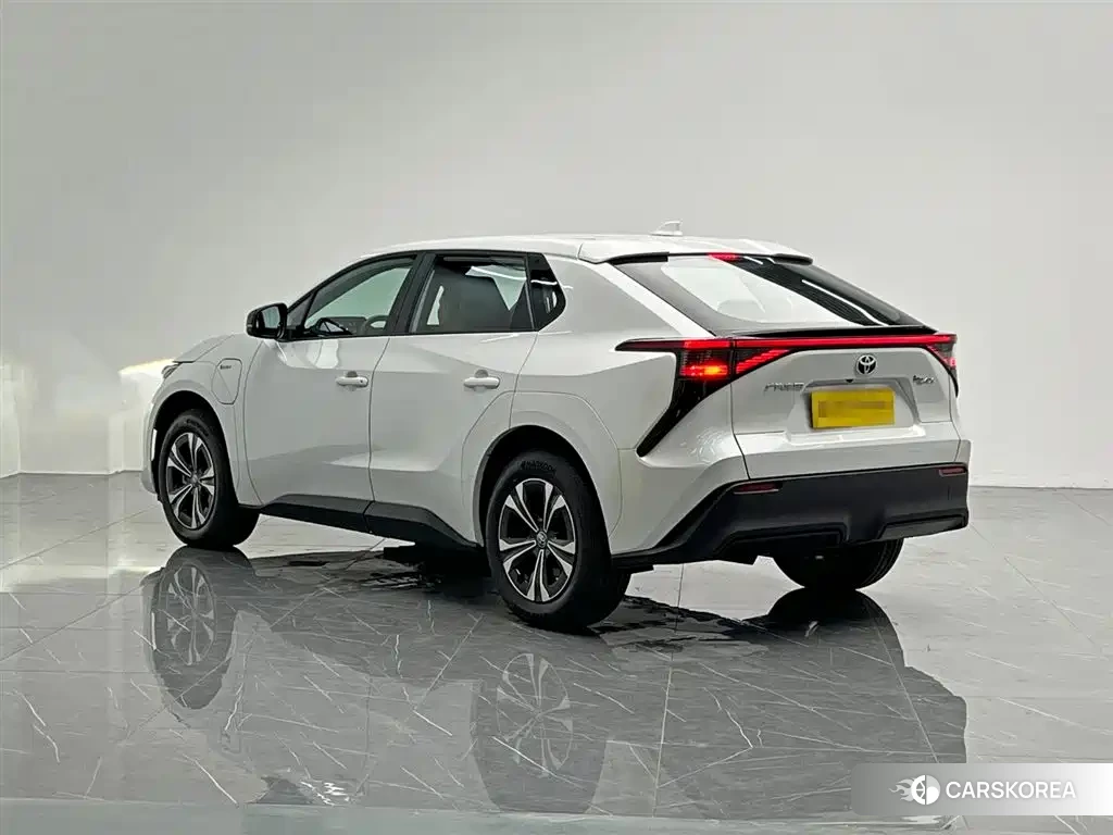 Toyota bZ4X id 4576793 из Китая 7