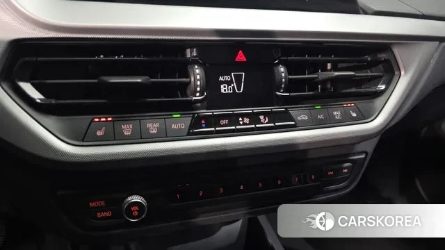 BMW 1 Series (F40) id 3044806 из Кореи 7