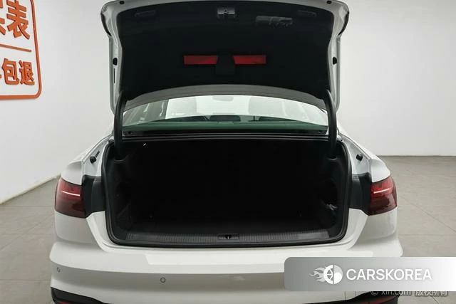 Audi A4L id 4334867 из Китая 7