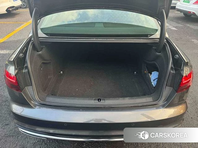 Audi A4L id 4272812 из Китая 7