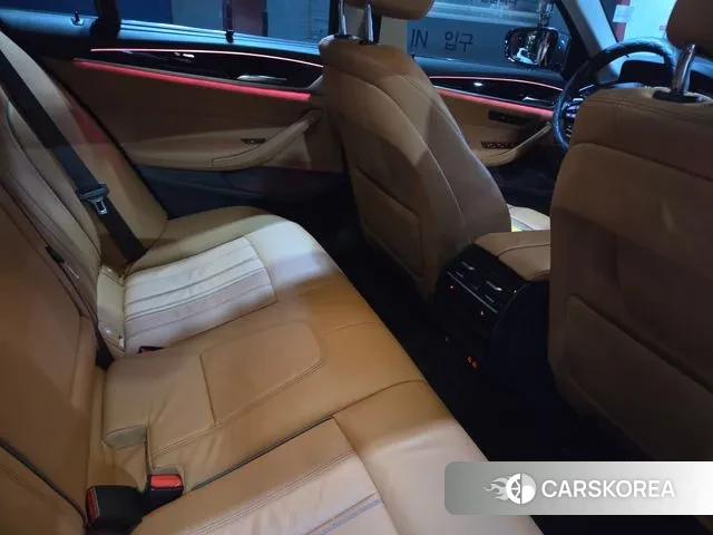 BMW 5 Series (G30) id 3428970 из Кореи 7