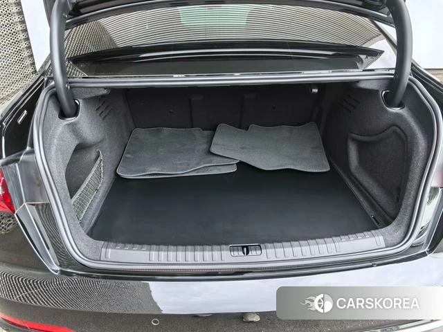 Audi A6L id 4290302 из Китая 7