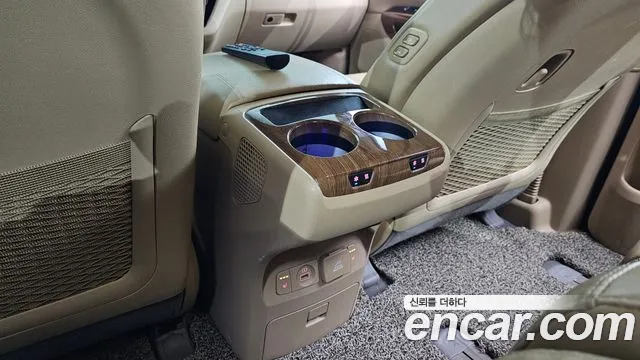 Kia All New Carnival id 2202623 из Кореи 7