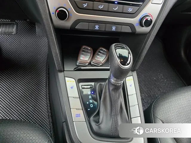 Hyundai Avante AD id 3595437 из Кореи 7