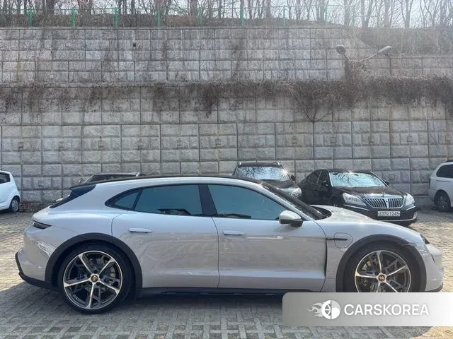 Porsche Taycan id 3776189 из Кореи 7