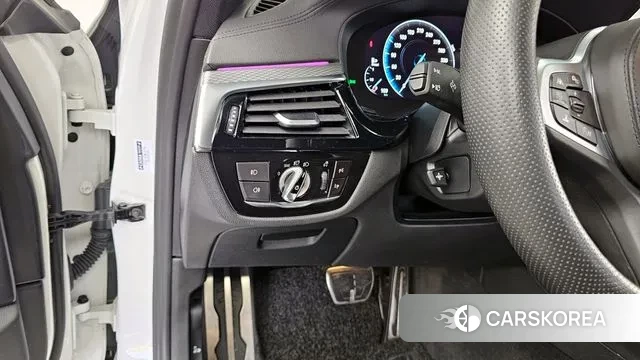 BMW 5 Series (G30) id 3060604 из Кореи 7