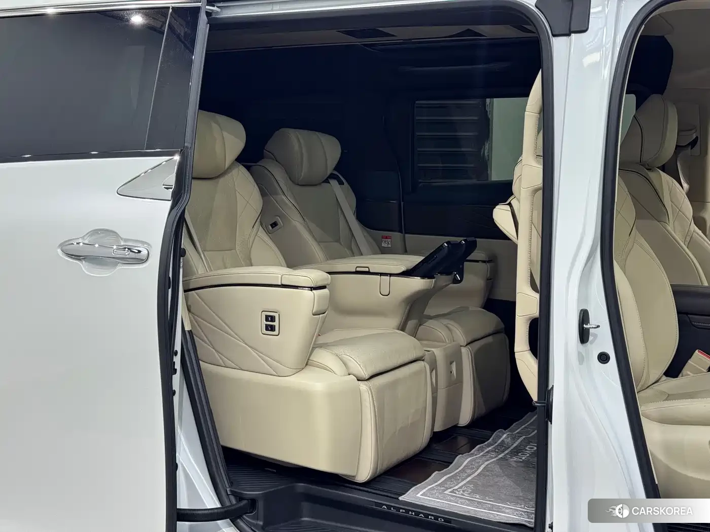 Toyota Elfa id 4644661 из Китая 7