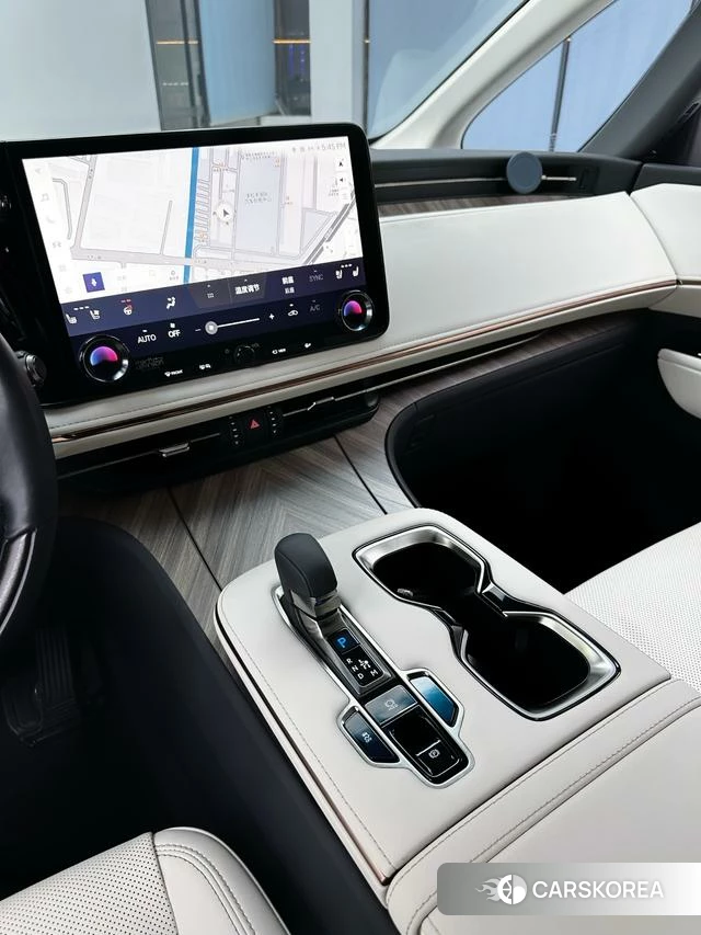 Lexus LM id 4239719 из Китая 7