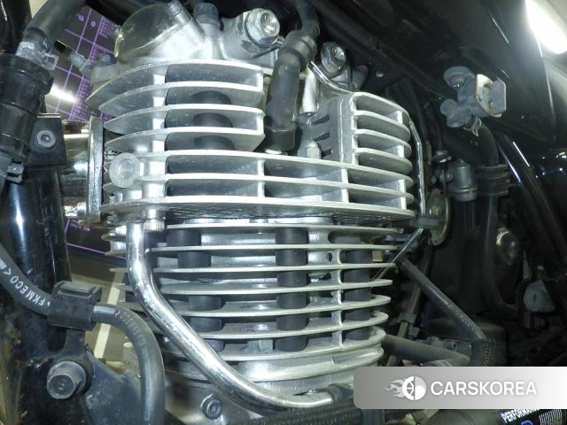 Yamaha SR 400 id 3945375 из Японии 7