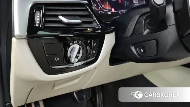 BMW 5 Series (G30) id 3335488 из Кореи 7