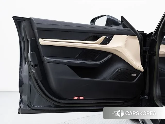 Porsche Taycan id 3487267 из Кореи 7