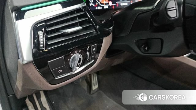 BMW 5 Series (G30) id 4650207 из Кореи 7