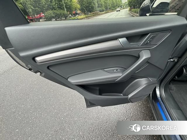 Audi Q5L Sportback id 4261232 из Китая 7