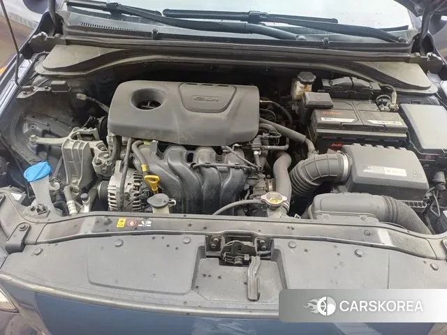 Hyundai Avante AD id 2973995 из Кореи 7