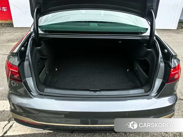 Audi A4L id 4291332 из Китая 7
