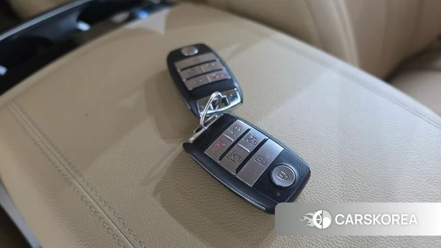 Kia The New Carnival id 4658064 из Кореи 7