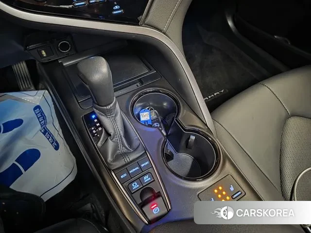 Toyota Camry (XV70) id 3610511 из Кореи 7