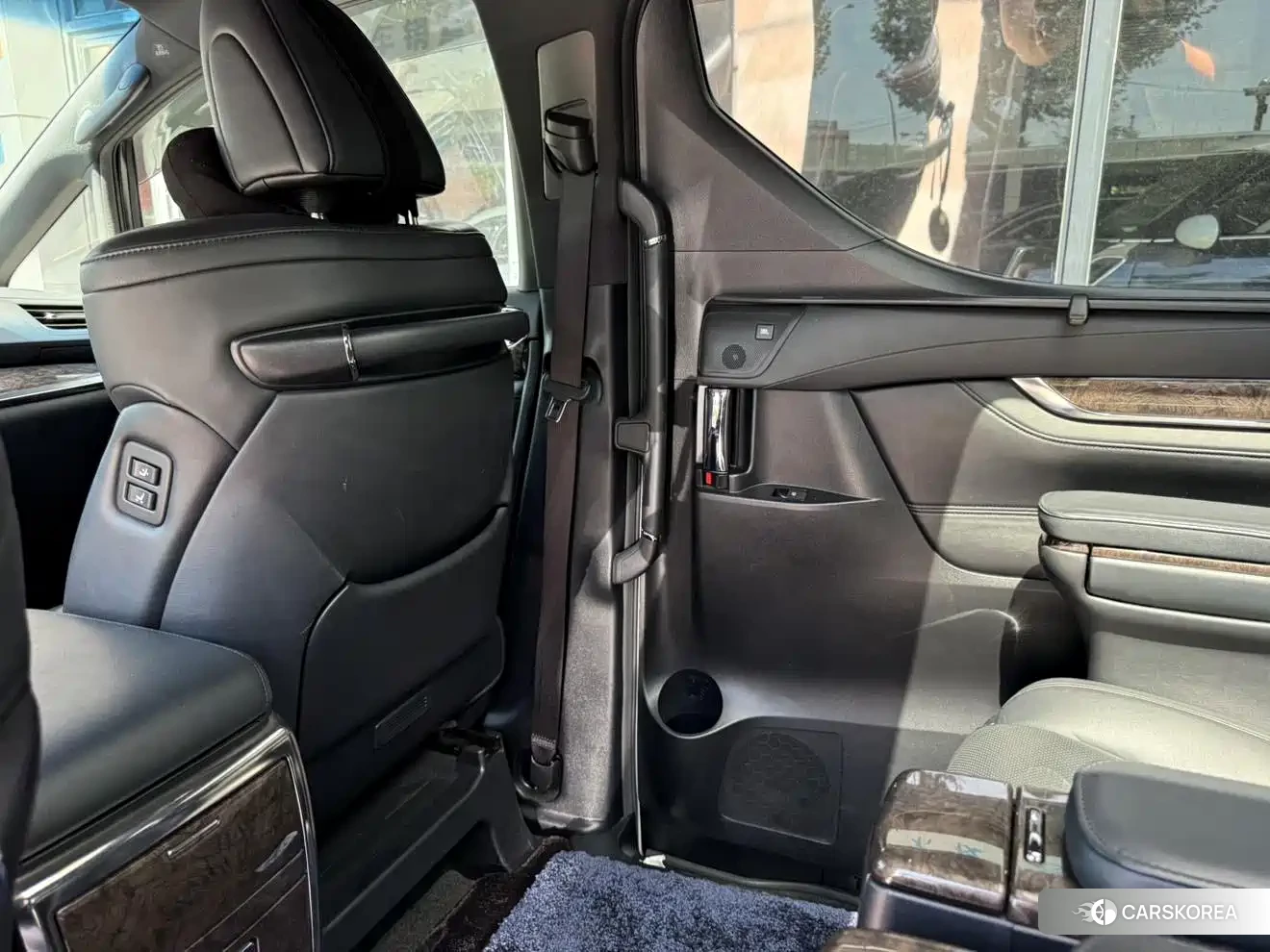 Toyota Elfa id 4679886 из Китая 7