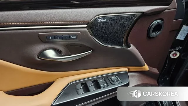 Lexus ES300h 7th generation id 3024444 из Кореи 7