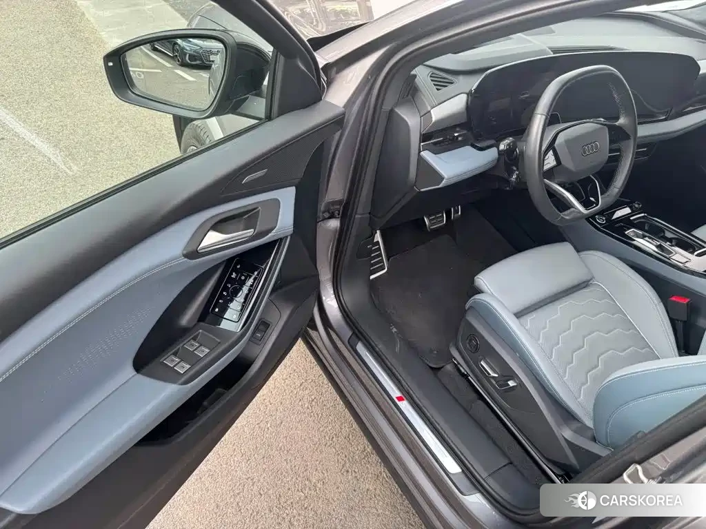 Audi Q6L id 4628132 из Китая 7