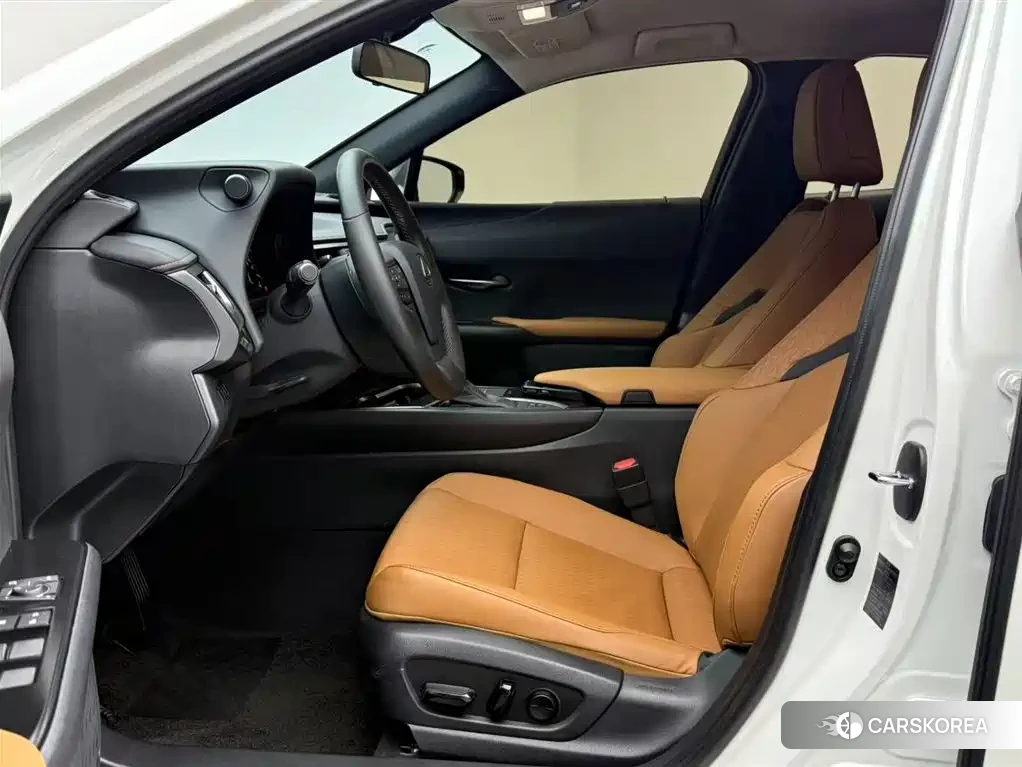 Lexus UX id 4546210 из Китая 7