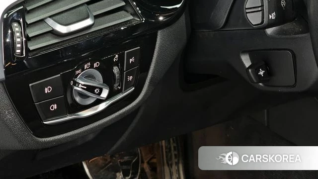 BMW 5 Series (G30) id 3814559 из Кореи 7